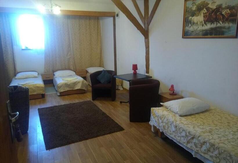 Номер Стандарт Трехместный, Zajazd Eljan Centrum Noclegowe
