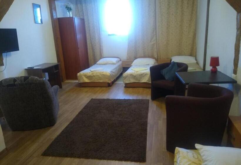 Четырехместный Номер Стандарт, Zajazd Eljan Centrum Noclegowe