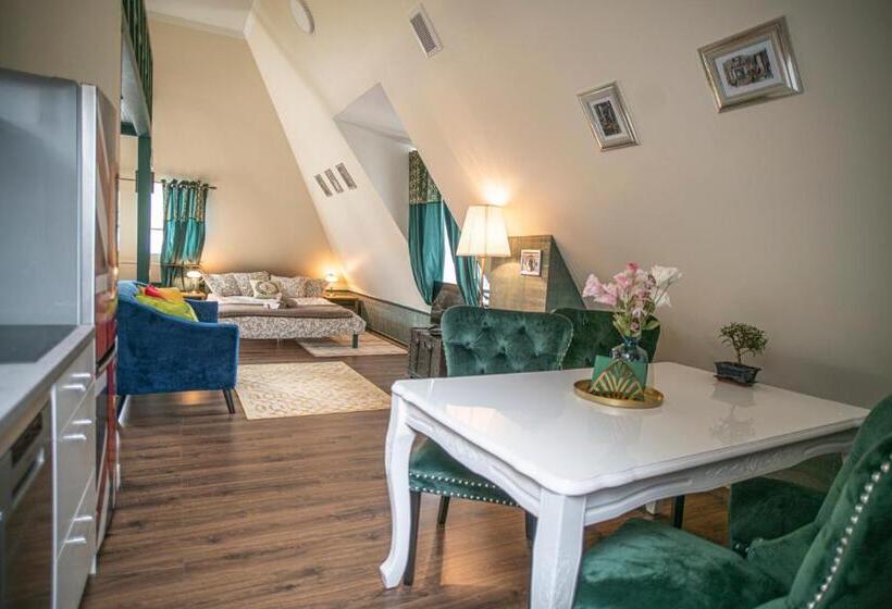 آپارتمان 1 خوابه, Hostel Night O Clock   Restauracja, Parking I Darmowa Siłownia