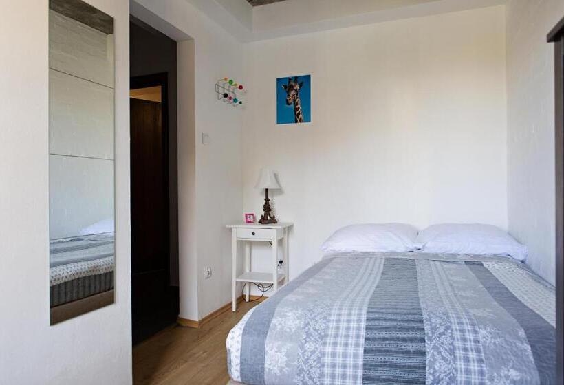 Номер Стандарт, Hostel Starówka