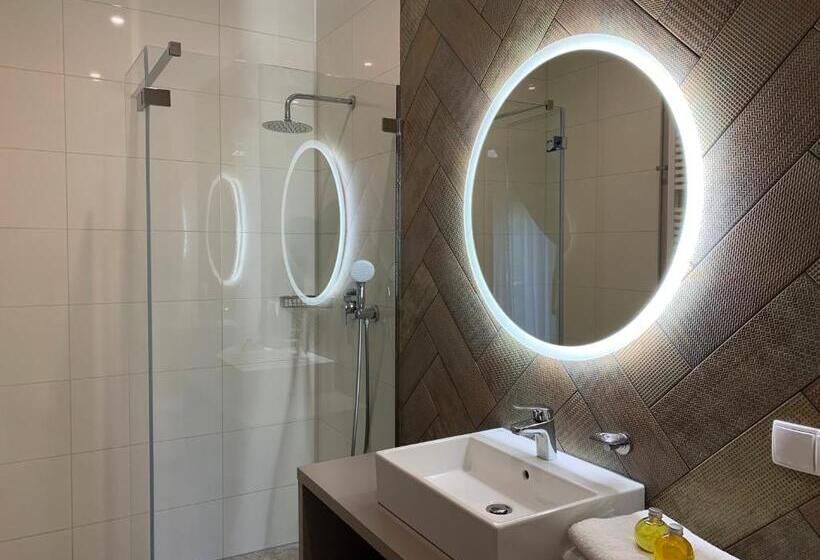 اتاق استاندارد, Oasis Resort & Spa