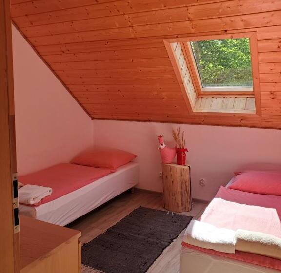 3 Bedroom Suite, Zagroda Berezanka