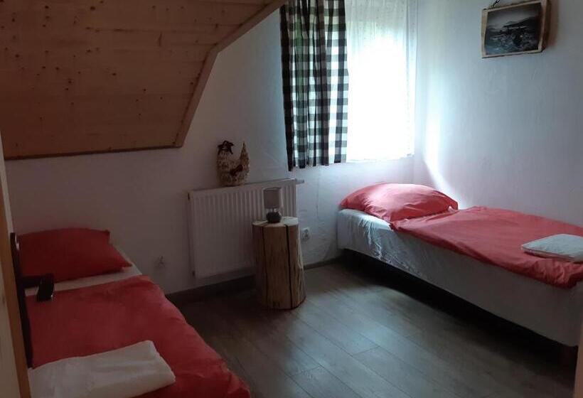 3 Bedroom Suite, Zagroda Berezanka