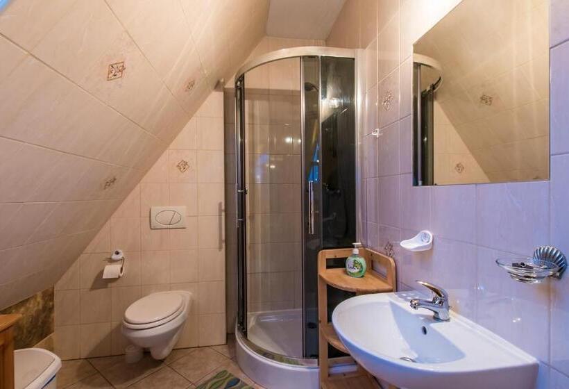 Семейный Номер, Apartamenty I Pokoje Gościnne Nowita