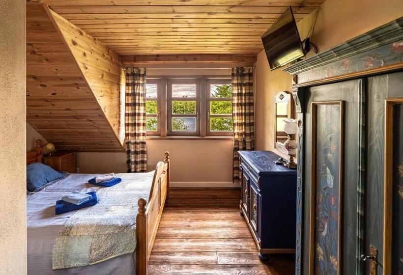 Family Suite, Willa Szara Sowa