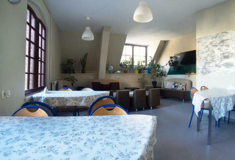 اتاق استاندارد یک نفره, Hostel Universus