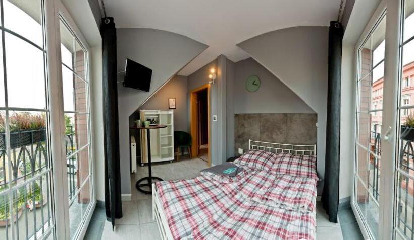 Номер Стандарт, Minihostel żary