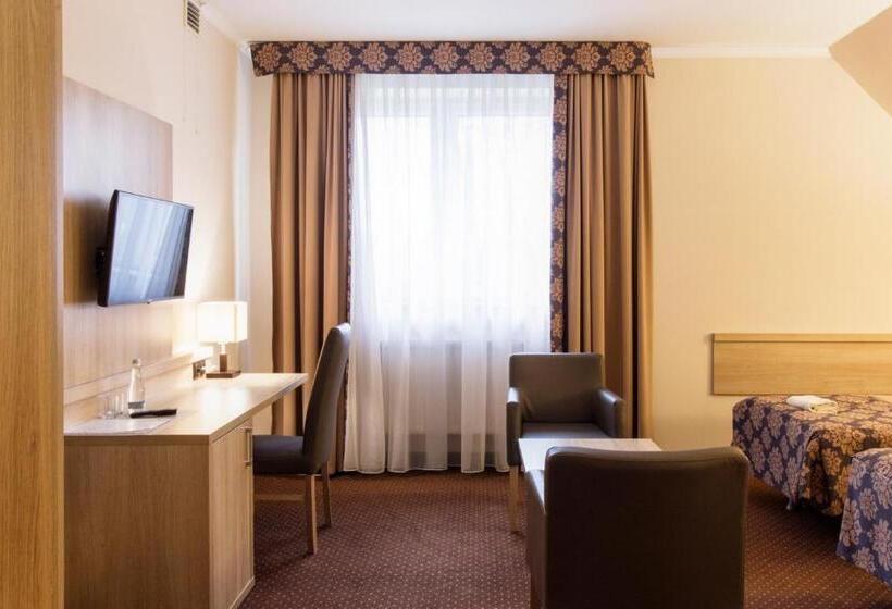 Номер Стандарт Трехместный, Motel Db2000
