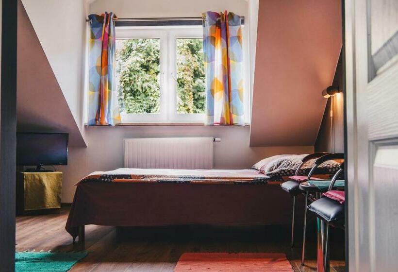 اتاق استاندارد سه نفره, Motel Hotelik