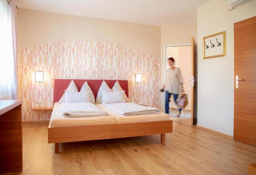 Номер Стандарт, Restaurant Hotel Schrott