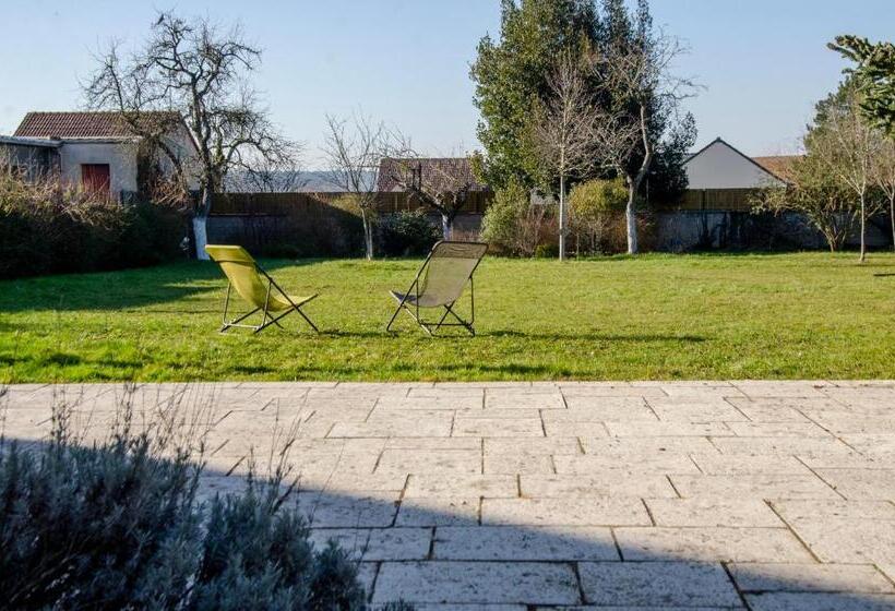 Номер Стандарт, Au 41   Le Calme à 5 Min D Auxerre