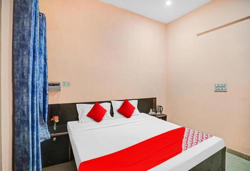 三人经典房间, Flagship Hotel Status