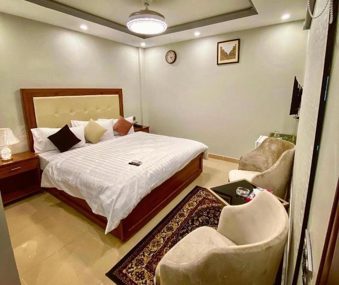 اتاق لوکس با تخت بزرگ, Grand Luxury Hotel Multan