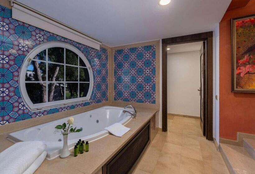 Люкс с гидромассажем, Rixos Park Belek, The Land of Legends Access