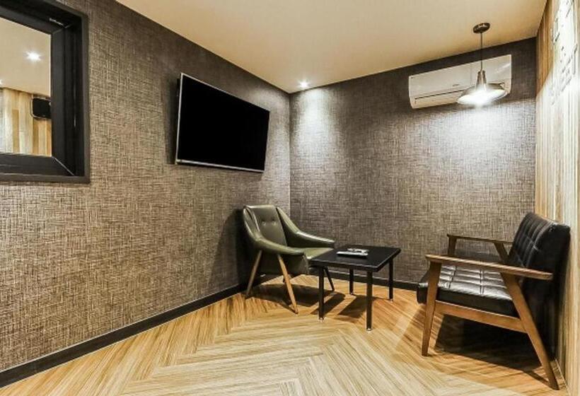 Family Suite, The Sweet