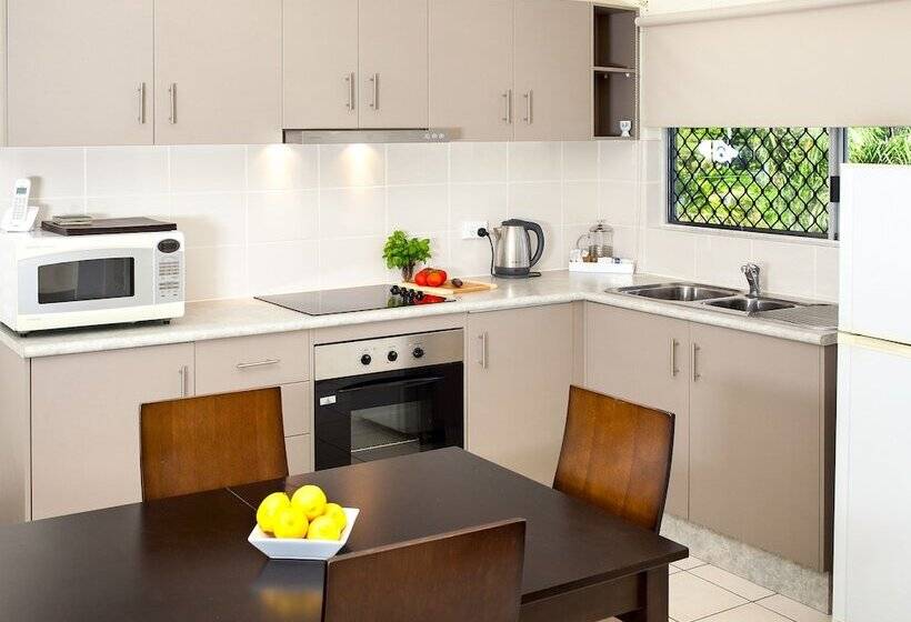 Апартаменты Премиум 1 Спальня, Clifton Sands Holiday Apartments