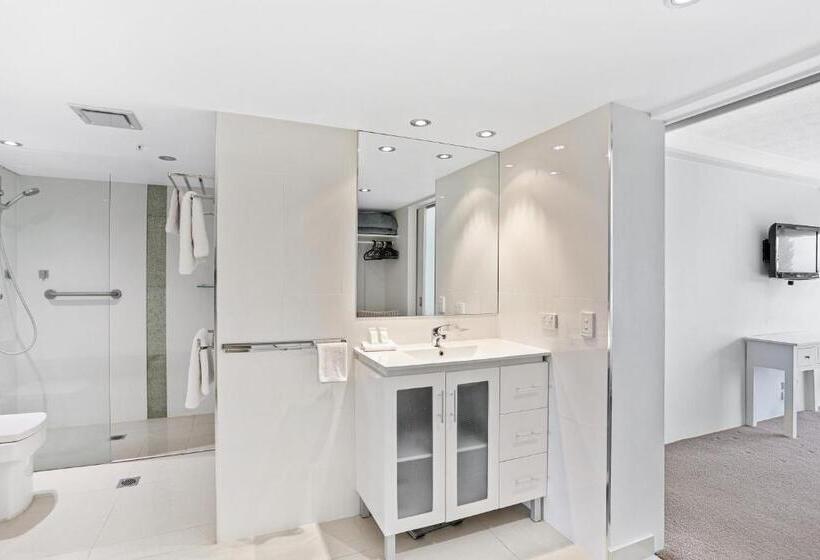 Апартаменты 3 Спальни, De Ville Apartments