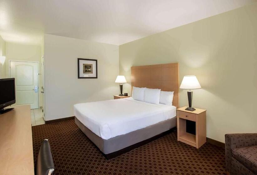 Номер Deluxe Кровать Кинг, La Quinta By Wyndham Odessa North