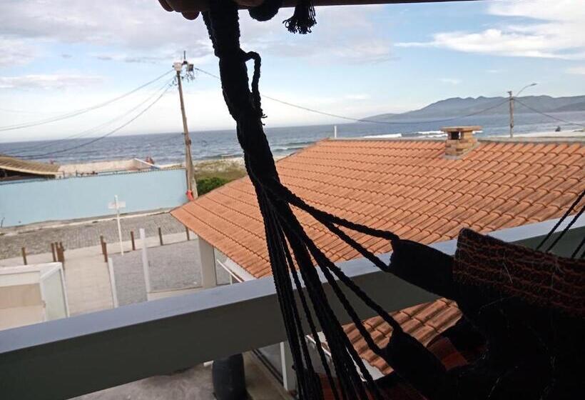 غرفة سوبيريور ثلاثية مطلّة علي البحر, Vista Mar Suítes
