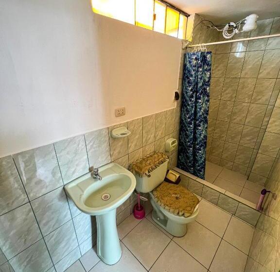 اتاق استاندارد, Tony Montaña B&b