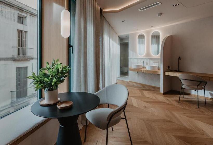 带露台的小型套房, Petit Luxe