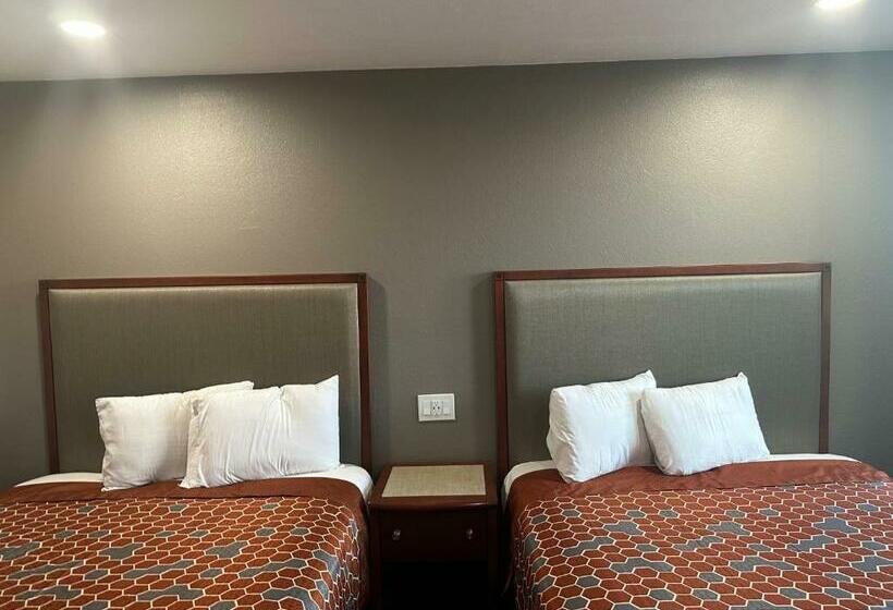 Номер Deluxe, Royal Motel Tracy