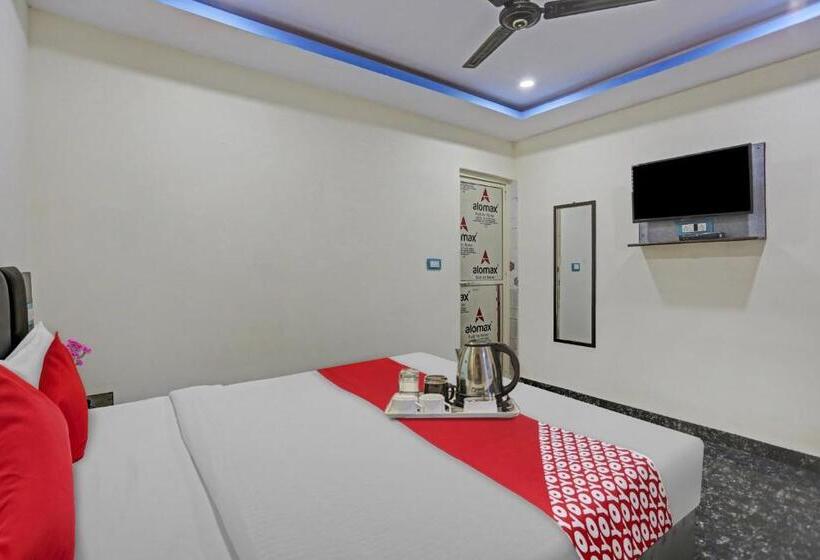 トリプルクラシックルーム, Flagship Royal Palace Guest House Near Vishwa Vidyalaya Metro Station