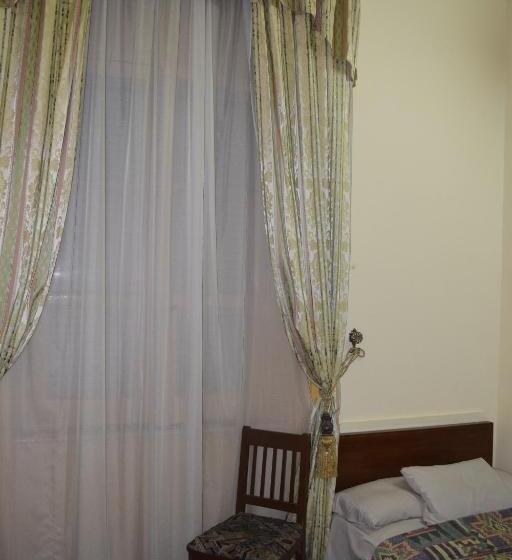اتاق استاندارد با سرویس بهداشتی مشترک, Clement S House Hostel