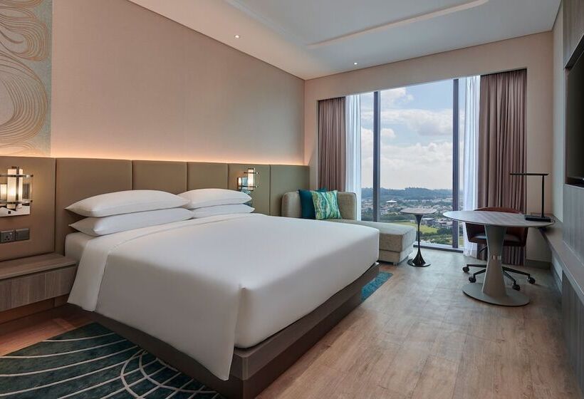 Номер Deluxe, Courtyard By Marriott Setia Alam