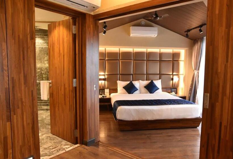 小室, Brightland Resort & Spa
