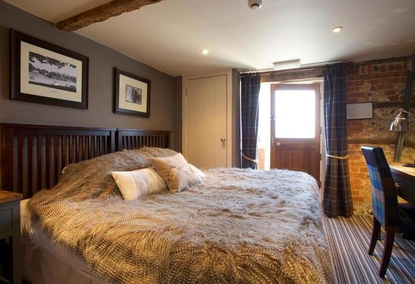 Классический Номер, The Woolpack Inn