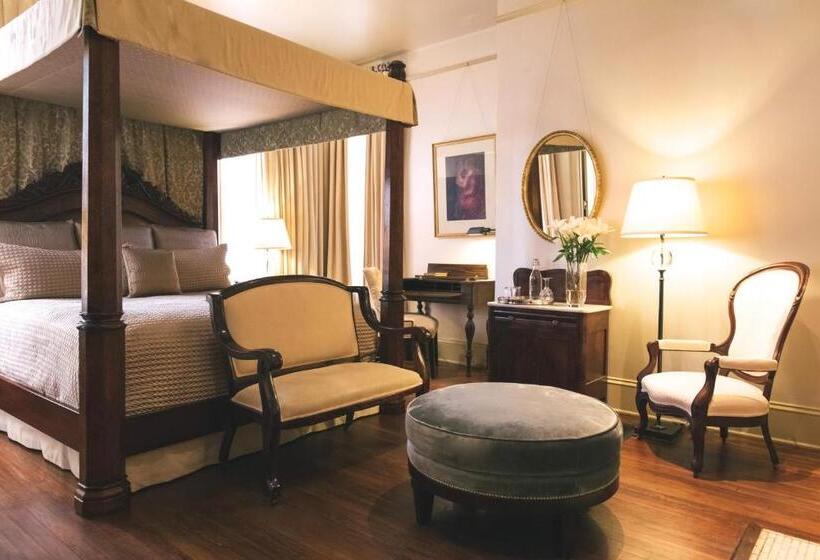 带大床的套房, Stonehurst Place Bed & Breakfast