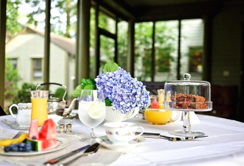 带大床的高级房间, Stonehurst Place Bed & Breakfast
