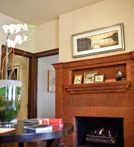 带大床的套房, Stonehurst Place Bed & Breakfast