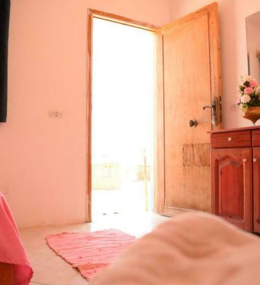 اتاق استاندارد چهار تخته, Abo Hamada Azure Camp