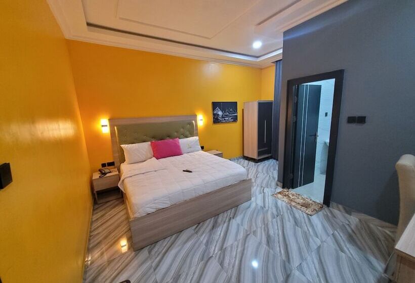 اتاق لوکس, The Charis Hotel And Suites