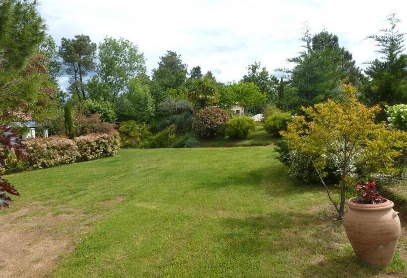 Номер Стандарт, Domaine Du Planas Ailhon Ardeche