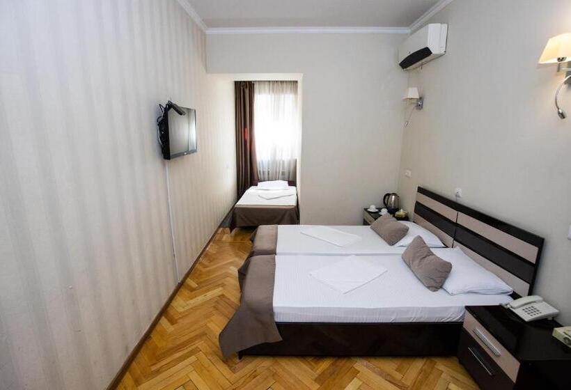 스탠다드 룸, Tigran Mets Yerevan