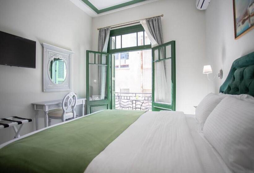 جناح مزوَّد بشرفة, Pandrosos Divine Suites