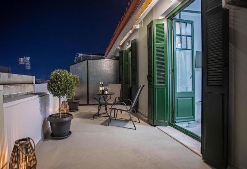 جناح مزود بتراس, Pandrosos Divine Suites