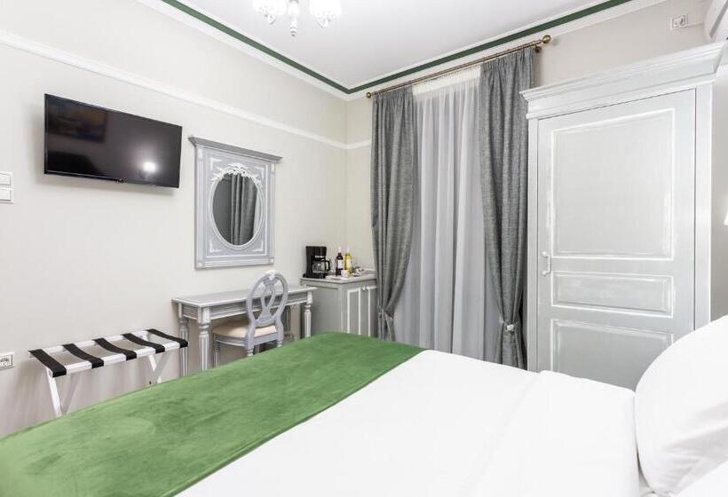 جناح ذو إطلالة, Pandrosos Divine Suites