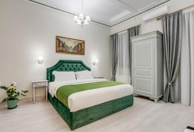 جناح مزوَّد بشرفة, Pandrosos Divine Suites