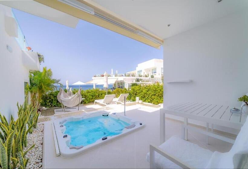 2 Bedrooms Suite Sea View, Lani S Suites De Luxe   Adults Only