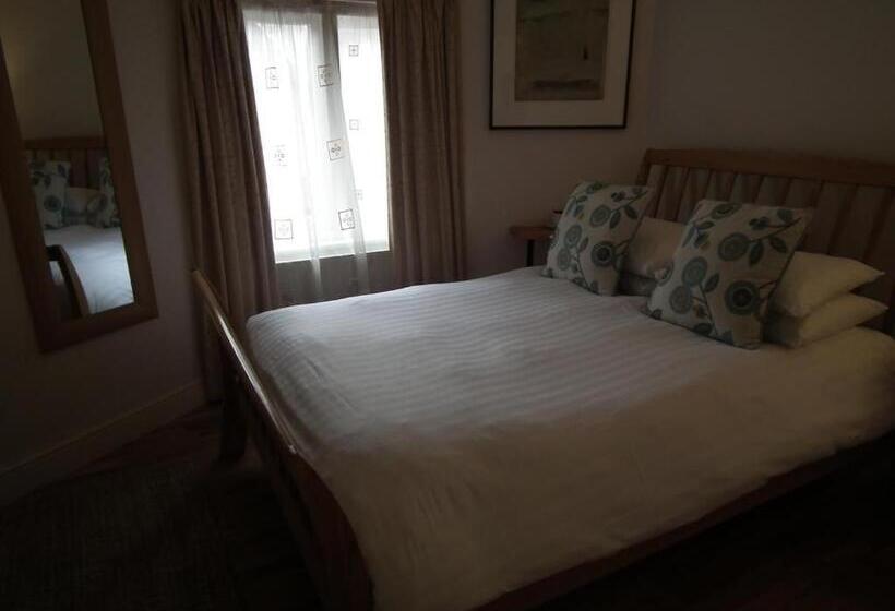 Номер Economy, The Kingsley At Eversley