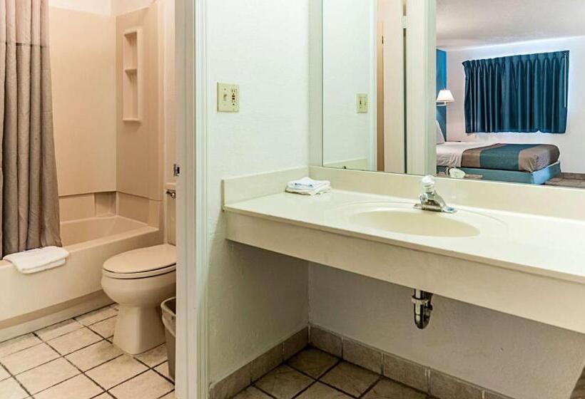 Люкс Кровать Кинг, Motel 6southgate, Mi  Detroit
