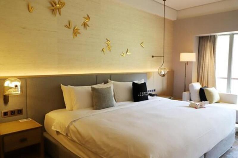 جناح رئاسى, Francis Phillip Motor Inn And The Lodge