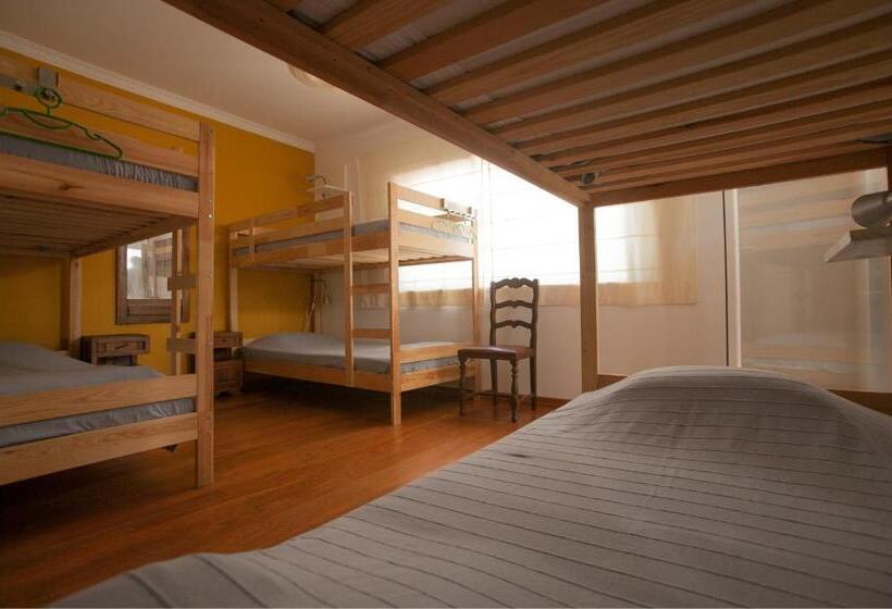 Кровать в Общей Комнате, Ericeira Chill Hill Hostel & Private Rooms