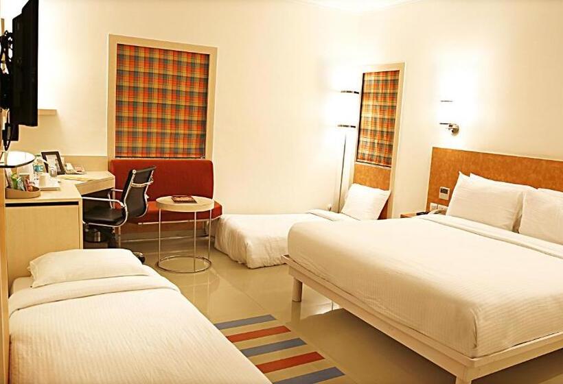带大床的豪华间, Nirwana Hometel Jaipur  A Sarovar
