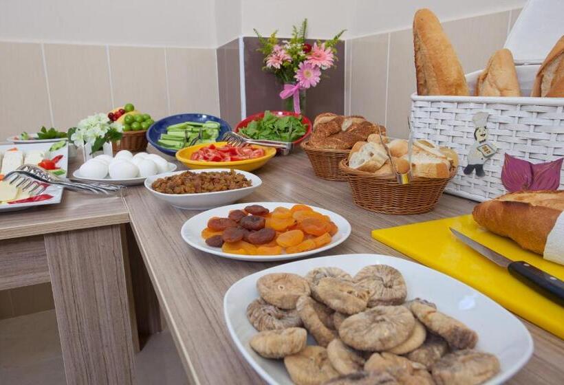 اتاق اکونومی, Birlik Apart