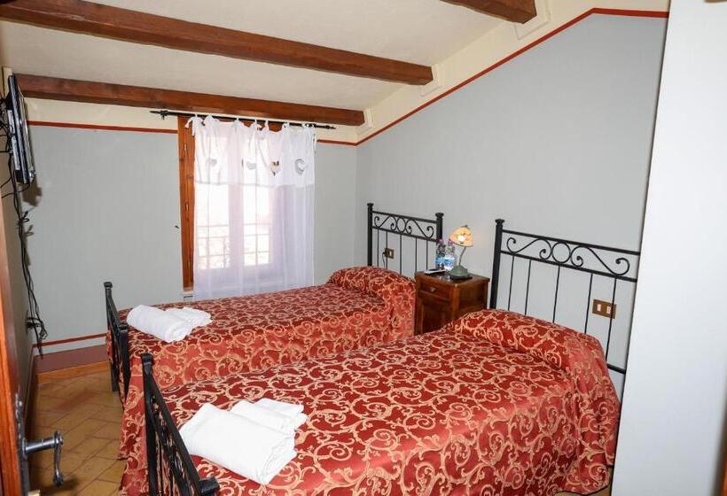 Четырехместный Номер Стандарт, Albergo Diffuso Borgo Montemaggiore